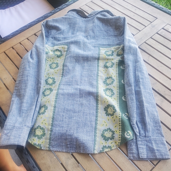 Gray and Green Floral Button-Up Shirt For Women Size S - Picture 5 of 6